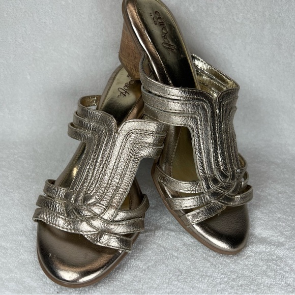 Euro Soft by Sofft Shoes - Euro Soft.  Gold Cushioned comfort